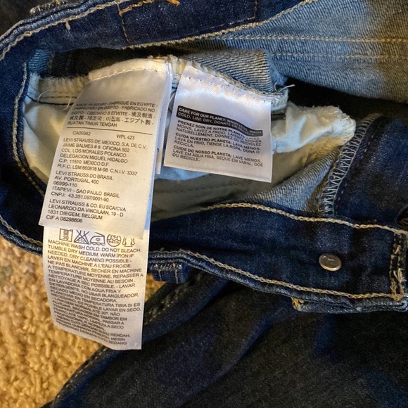 Like New Levi’s Jeans - Picture 5 of 5